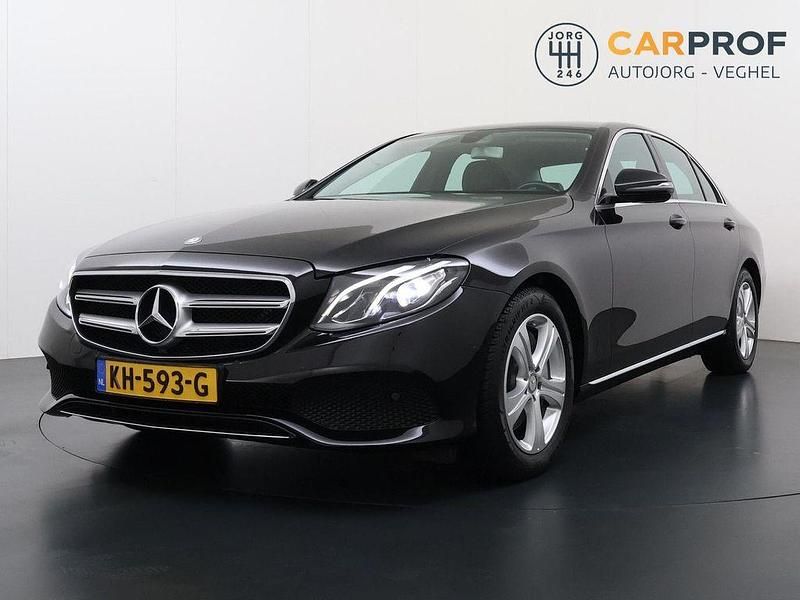 Schwarz Gebraucht 2016 Mercedes E350 Ambition Limousine | 27.495 € (Fairer Preis) - Bild 1/4