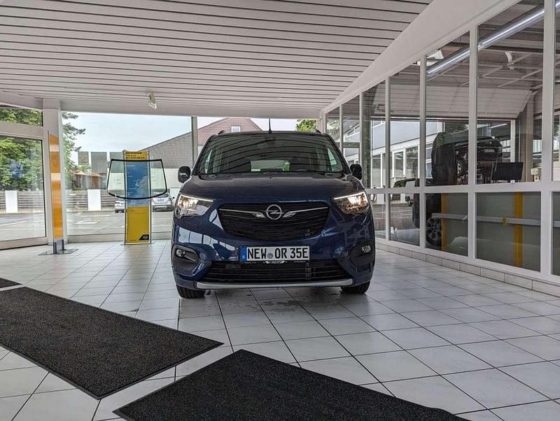 Gebraucht Opel Combo-e Life Ultimate 100 kW (136 PS) 2023 Ozeanblau Van / Kleinbus