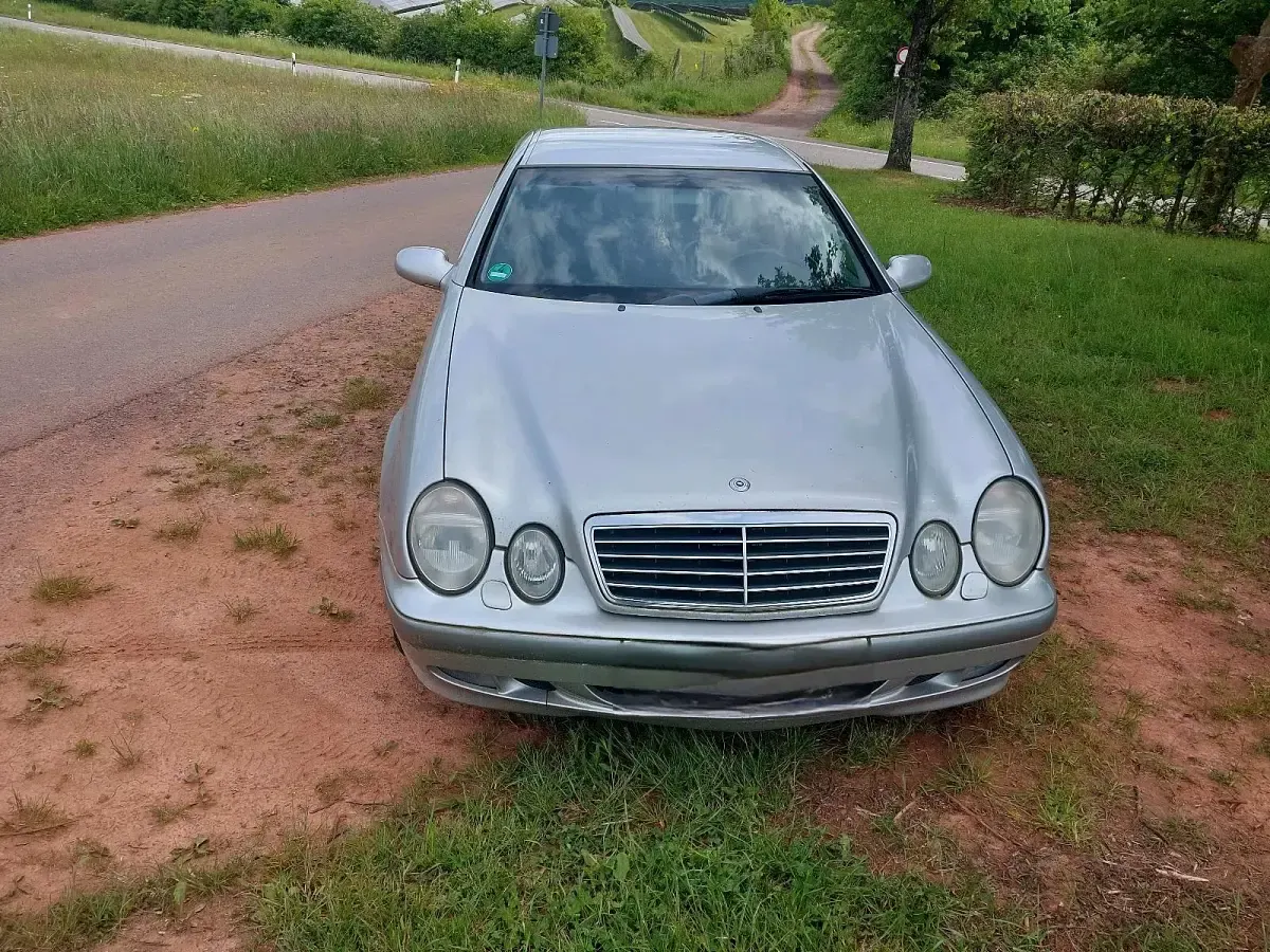 Gebraucht Mercedes CLK320 Elegance 218 PS (160 kW) 1998 Silber Coupé