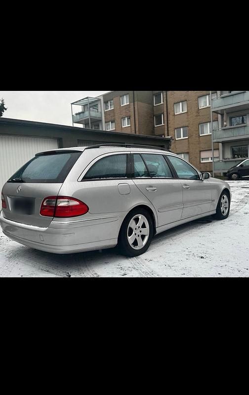 Gebraucht Mercedes E270 Avantgarde 177 PS (130 kW) 2003 Silber Kombi