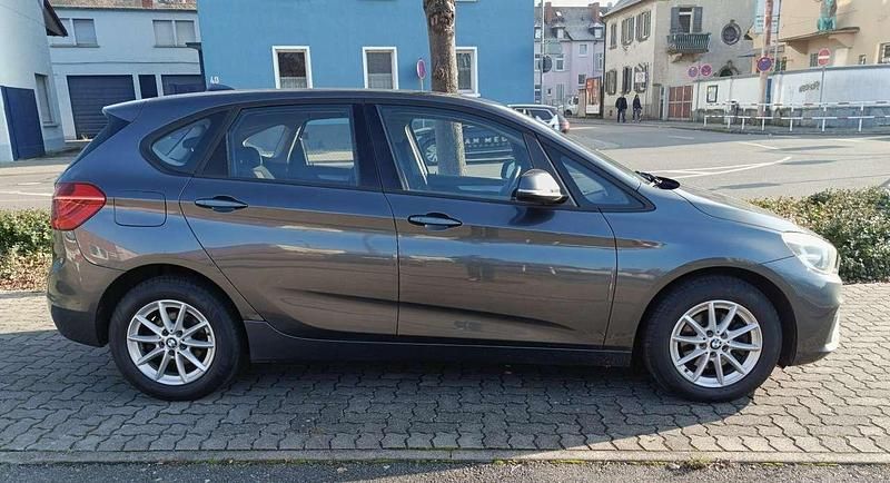 Gebraucht BMW 216 Performance 116 PS (85 kW) 2016 Grau Van / Kleinbus