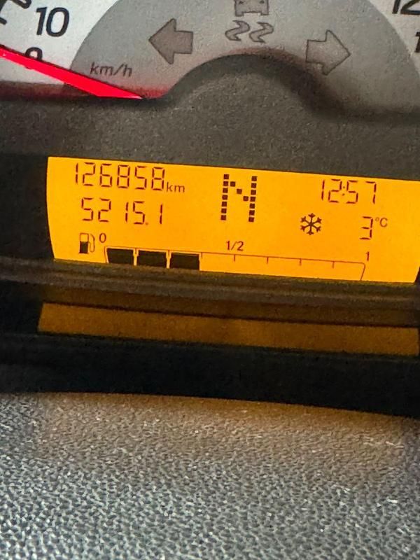 Grau Gebraucht 2010 Smart ForTwo Coupé Pure Coupé | 3.500 € (Fairer Preis) - Bild 1/4