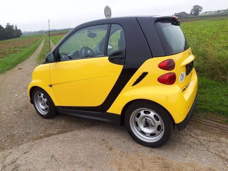 Gelb Gebraucht 2014 Smart ForTwo Coupé Coupé | 6.300 € (Teuer) - Bild 1/4