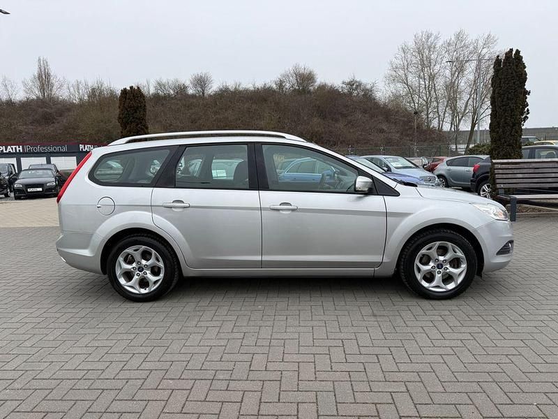 Gebraucht Ford Focus Style 116 PS (85 kW) 2009 Silber Kombi