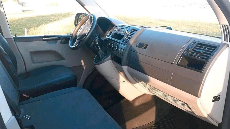 Second-hand VW Transporter 102 CP (75 kW) 2010 Alb Van