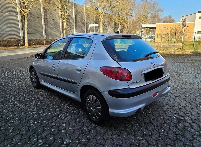 Gebraucht Peugeot 206 Sport 75 PS (55 kW) 2008 Silber Kleinwagen