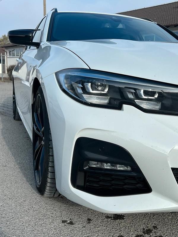 Gebraucht BMW 320 M Sport 190 PS (139 kW) 2021 Alpinweiss iii Kombi