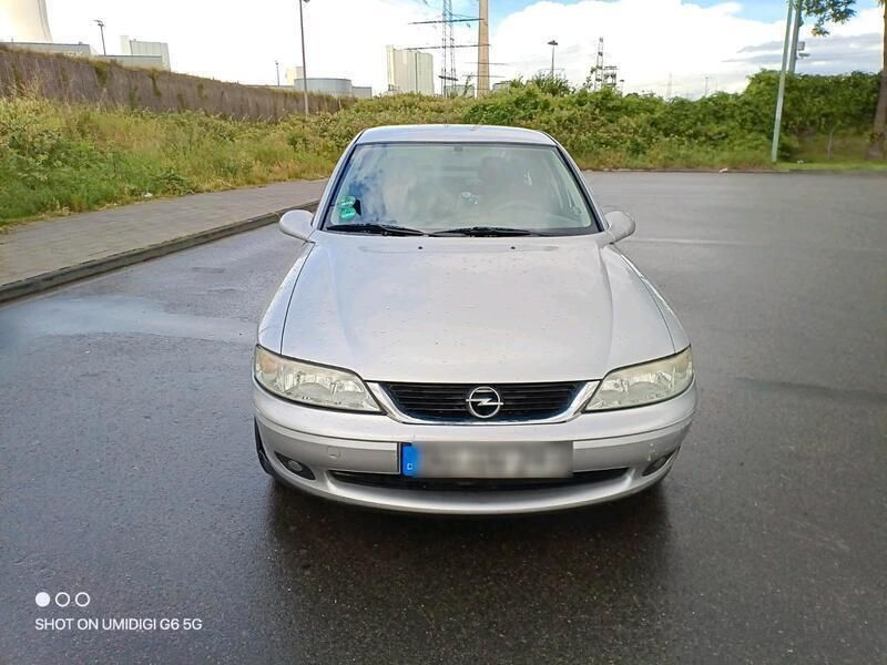 Silber Gebraucht 2001 Opel Vectra Limousine | 2.199 € (Fairer Preis) - Bild 1/4