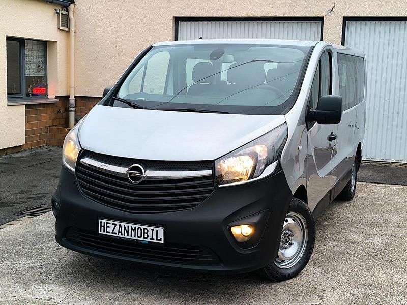 Usata Opel Vivaro 2015 Argento Monovolume