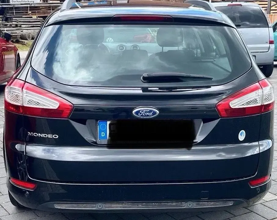 Gebraucht Ford Mondeo 140 PS (102 kW) 2013 Schwarz Kombi
