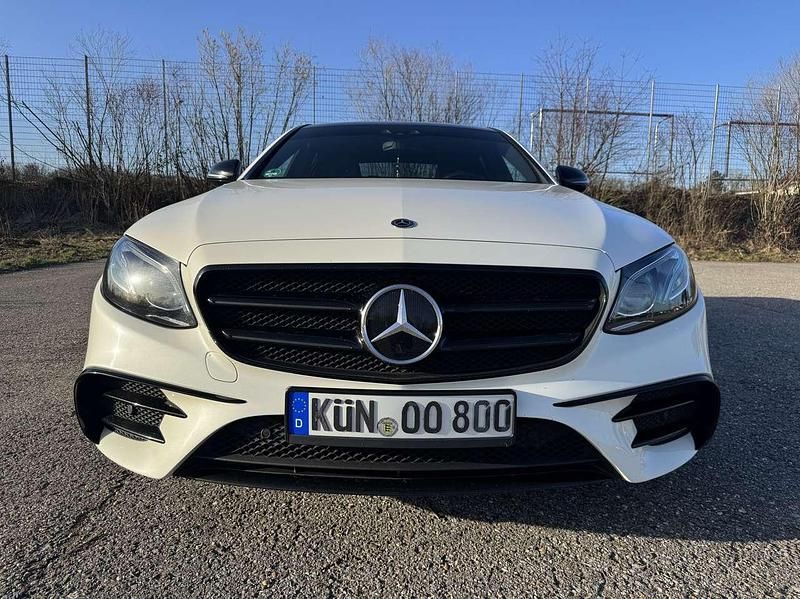 Gebraucht Mercedes E300 AMG line 194 PS (142 kW) 2019 Weiß Limousine