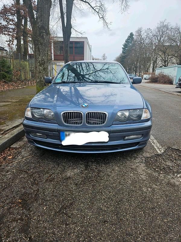 Gebraucht BMW 325 192 PS (141 kW) 2001 Blau Limousine