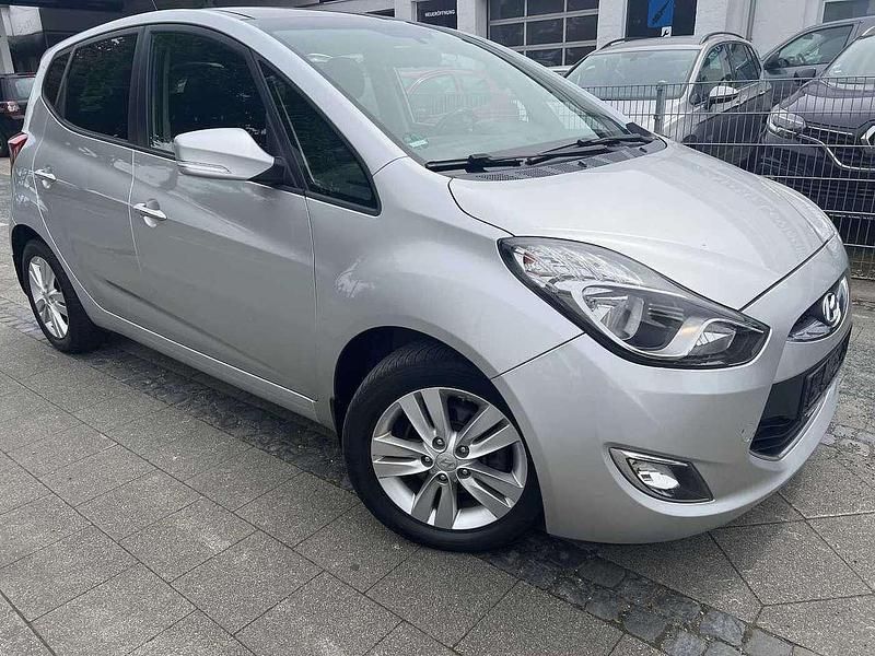 Gebraucht Hyundai ix20 116 PS (85 kW) 2014 Silber Kleinwagen