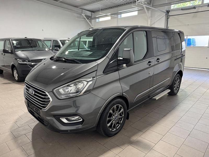 Gebraucht Ford Tourneo Titanium 185 PS (136 kW) 2020 Iridium grau Van / Kleinbus