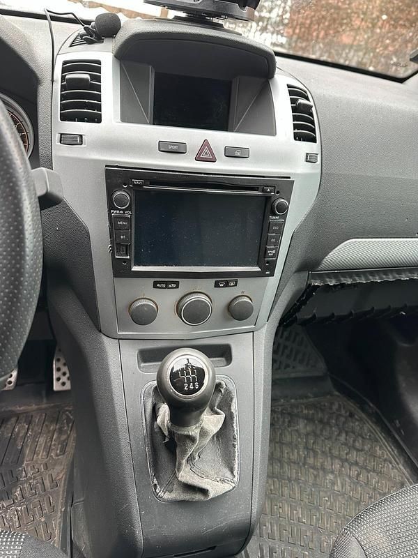 Gebraucht Opel Zafira 200 PS (147 kW) 2005 Silber Van / Kleinbus