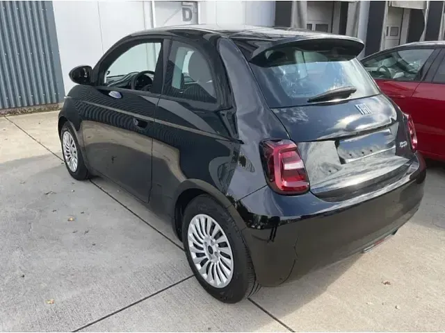 Gebraucht Fiat 500e Action 69 kW (95 PS) 2023 Onyx schwarz) (schwarz Kleinwagen