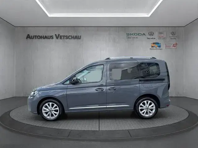 Gebraucht VW Caddy Style 122 PS (89 kW) 2024 Grau Van / Kleinbus