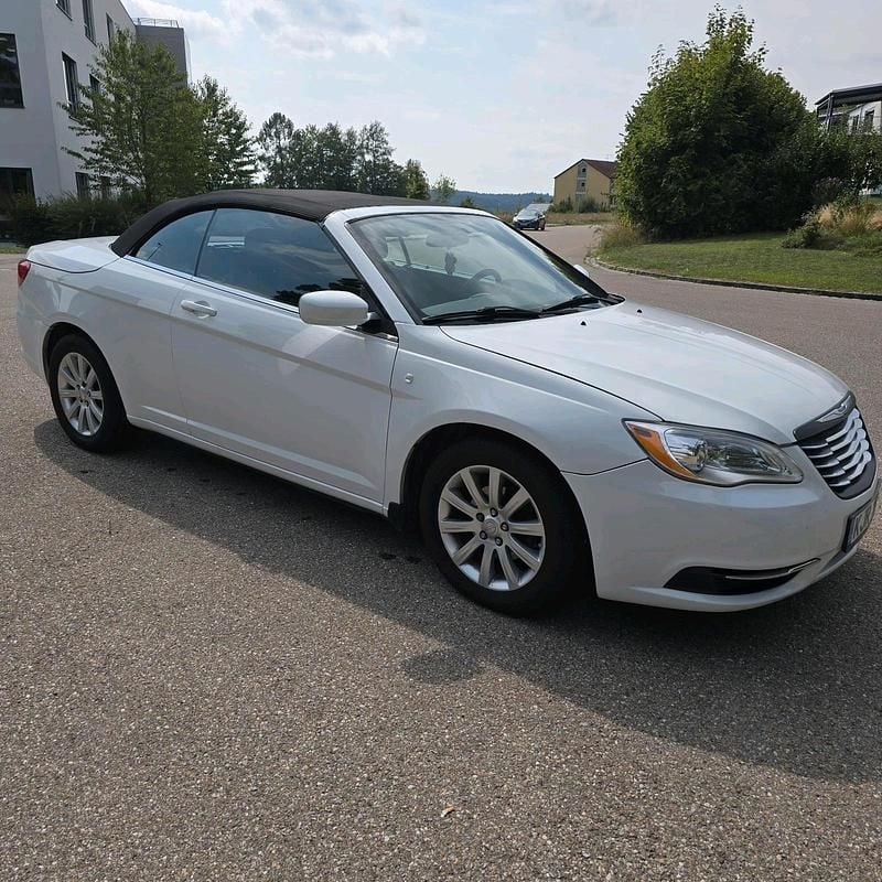 Gebraucht Chrysler 200 174 PS (127 kW) 2012 Weiß Cabrio