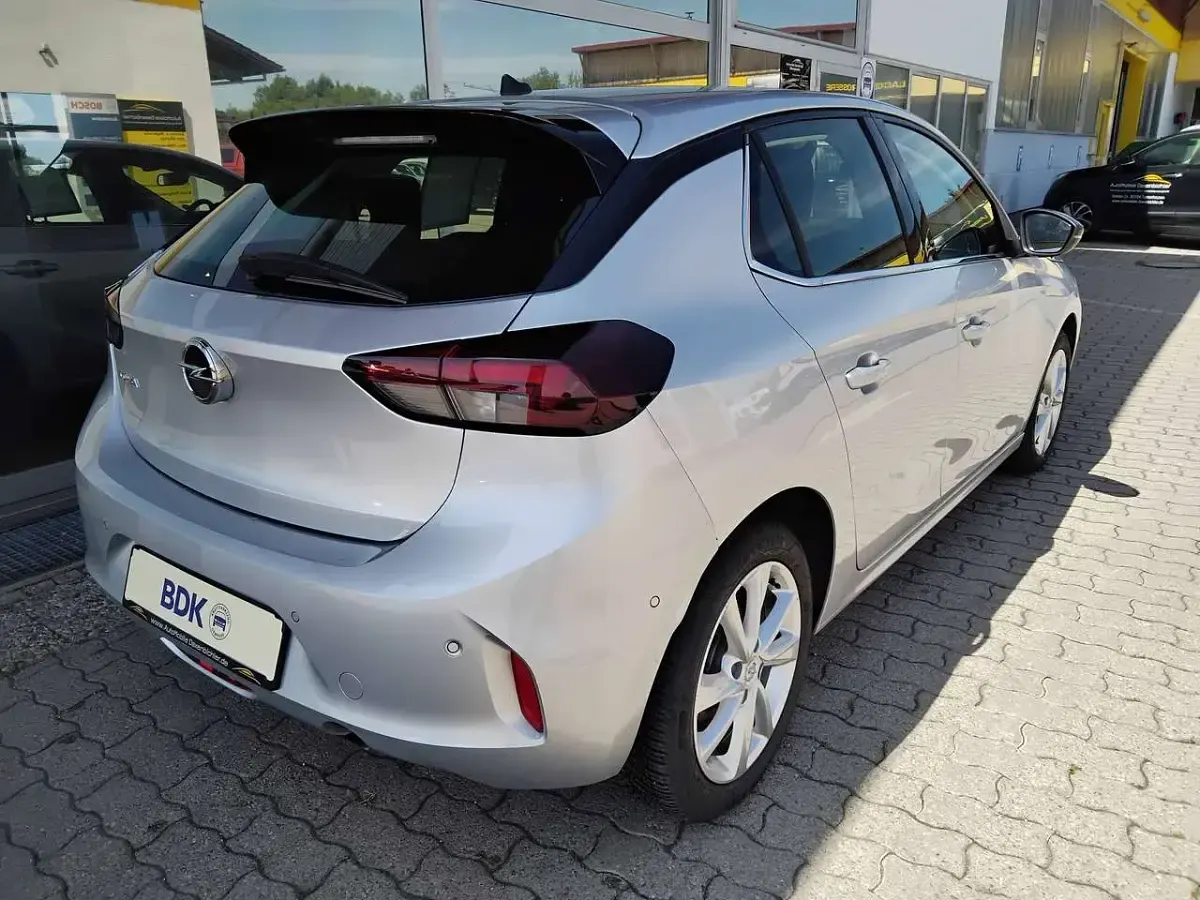 Gebraucht Opel Corsa Elegance 101 PS (74 kW) 2022 Aluminium silb/kristall silb Kleinwagen
