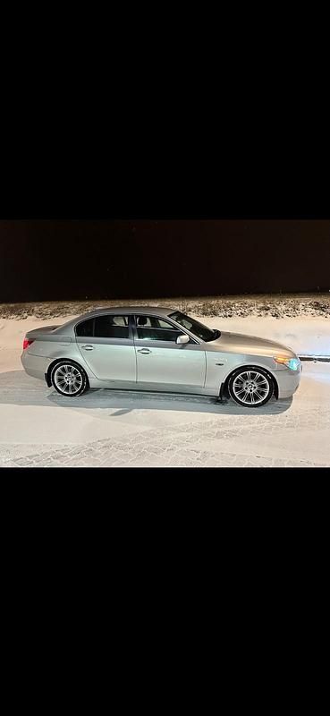 Gebraucht BMW 530 258 PS (189 kW) 2005 Grau Limousine