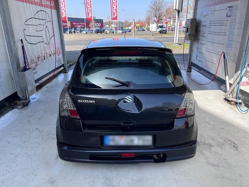 Gebraucht Suzuki Swift 100 PS (73 kW) 2005 Schwarz Kleinwagen