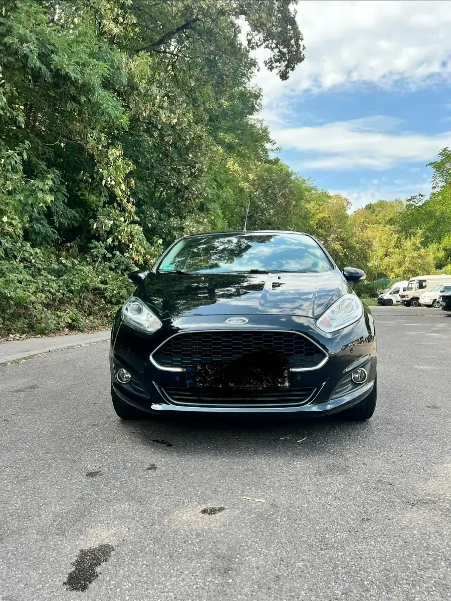 Gebraucht Ford Fiesta 101 PS (74 kW) 2017 Schwarz Kleinwagen