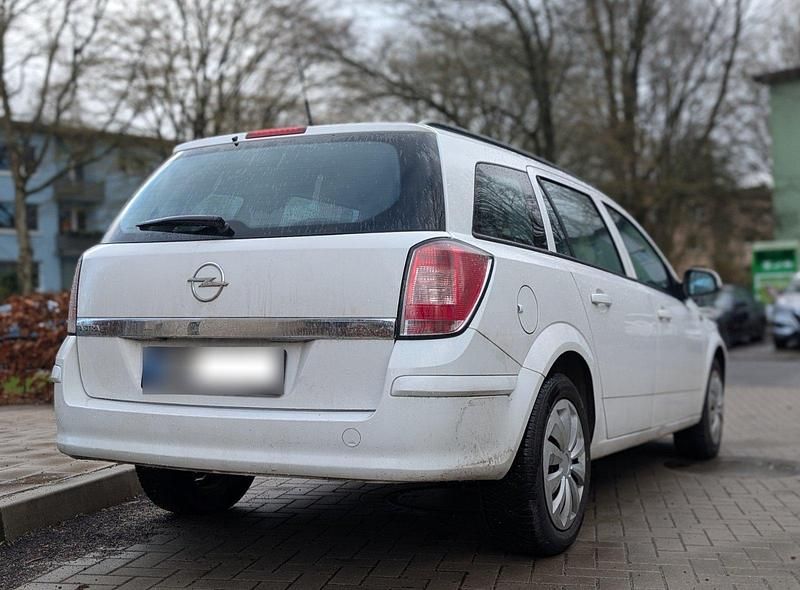 Gebraucht Opel Astra 115 PS (84 kW) 2011 Weiß Kombi