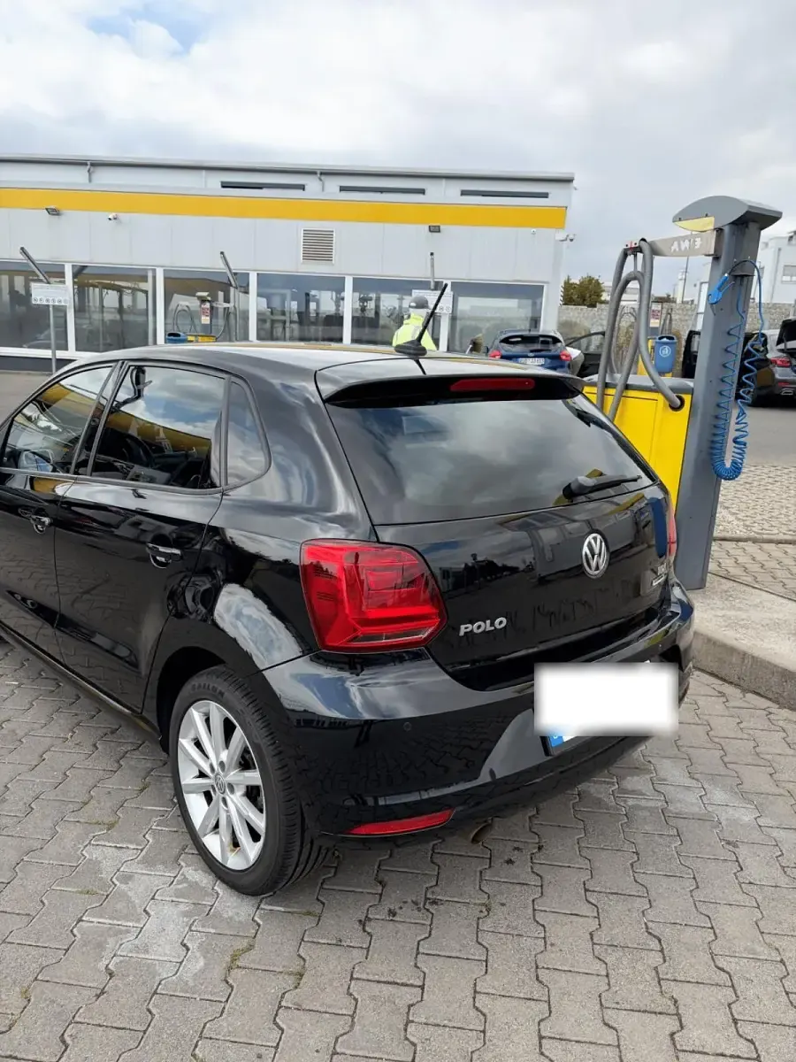 Gebraucht VW Polo 105 PS (77 kW) 2015 Schwarz Kleinwagen
