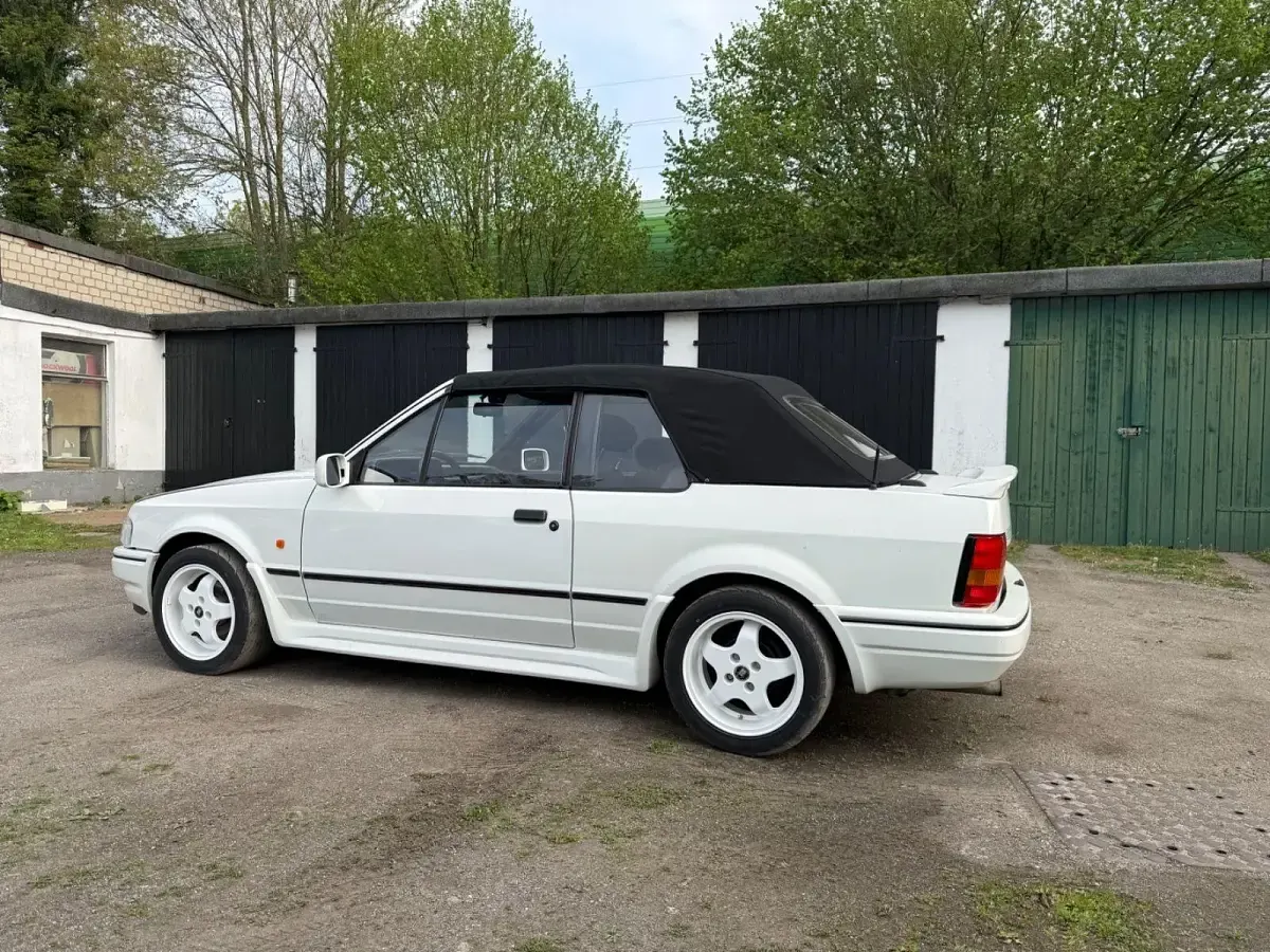 Gebraucht Ford Escort Cabriolet 90 PS (66 kW) 1990 Weiß Cabrio