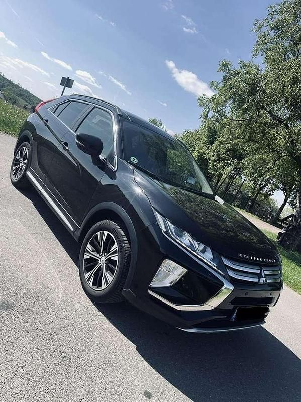 Schwarz Gebraucht 2018 Mitsubishi Eclipse Cross Top SUV | 15.500 € (Fairer Preis) - Bild 1/4