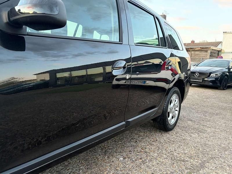 Gebraucht Dacia Logan Prestige 90 PS (66 kW) 2017 Perlmuttschwarz Kombi