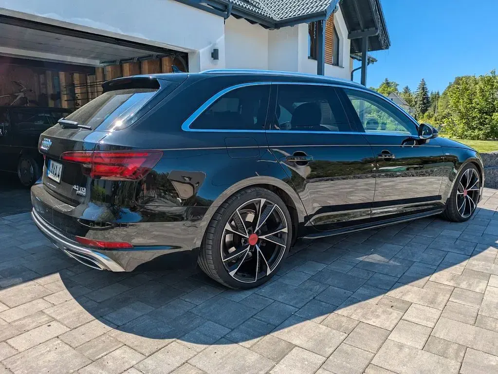Gebraucht Audi A4 Design 190 PS (139 kW) 2019 Schwarz Kombi