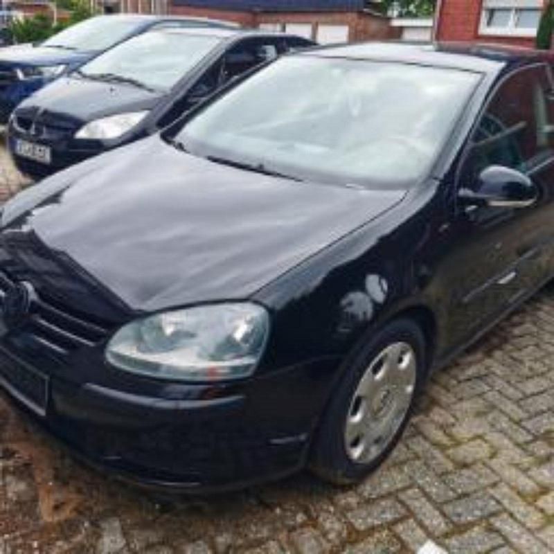 Schwarz Gebraucht 2004 VW Golf V Limousine | 2.250 € (Fairer Preis) - Bild 1/4