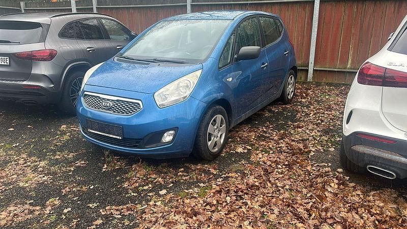Second-hand Kia Venga Vision 90 CP (66 kW) 2011 Albastru Hatchback