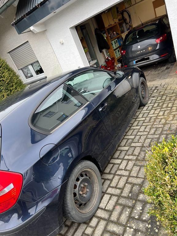 Gebraucht BMW 116 122 PS (89 kW) 2008 Blau Kleinwagen