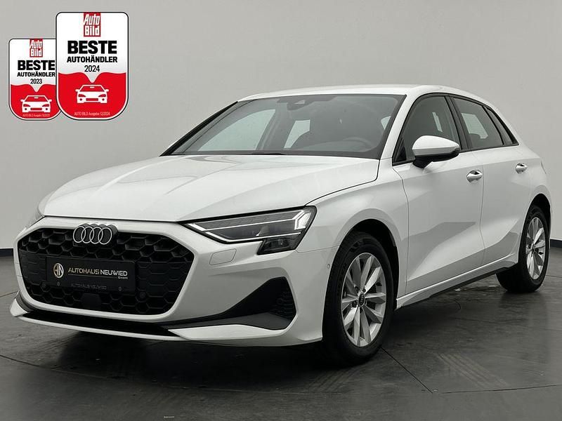 Blau Gebraucht 2024 Audi A3 Sport Limousine | 33.900 € (Superpreis) - Bild 1/4