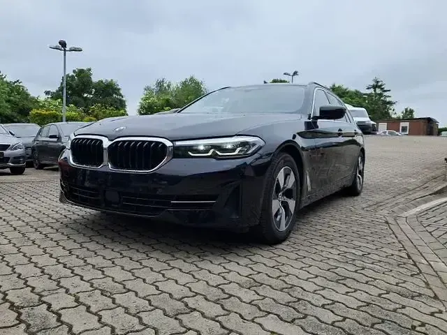Gebraucht BMW 520 Sport Line 190 PS (139 kW) 2021 Schwarz Limousine
