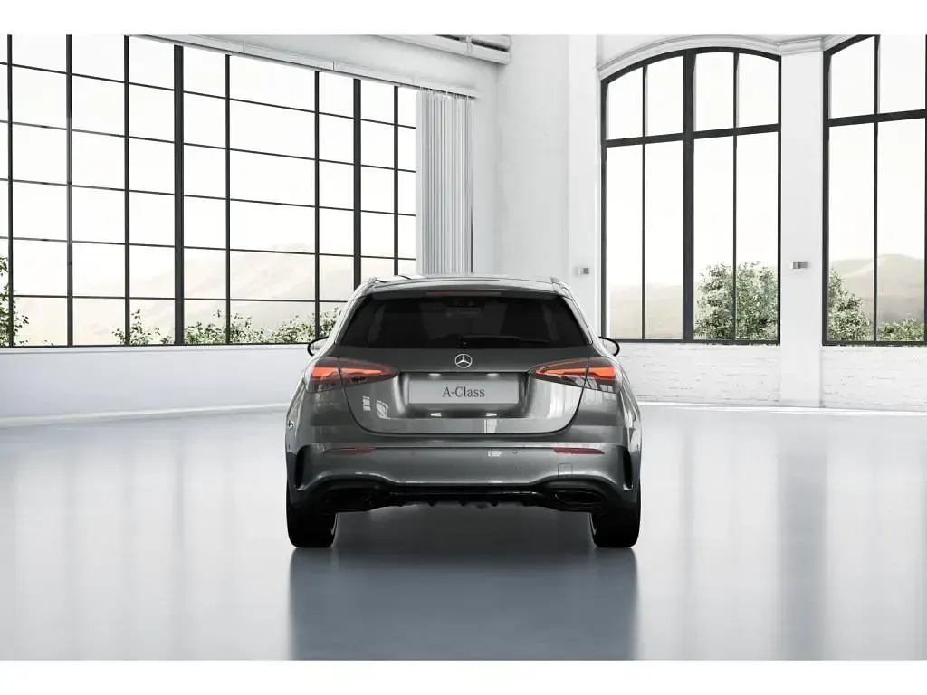 Gebraucht Mercedes A220 AMG 190 PS (139 kW) 2026 Metalliclack mountaingrau Limousine