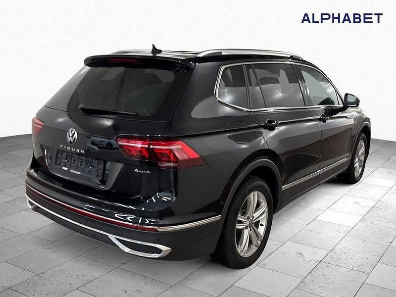 Gebraucht VW Tiguan Allspace Elegance 200 PS (147 kW) 2023 Deep black perleffekt SUV