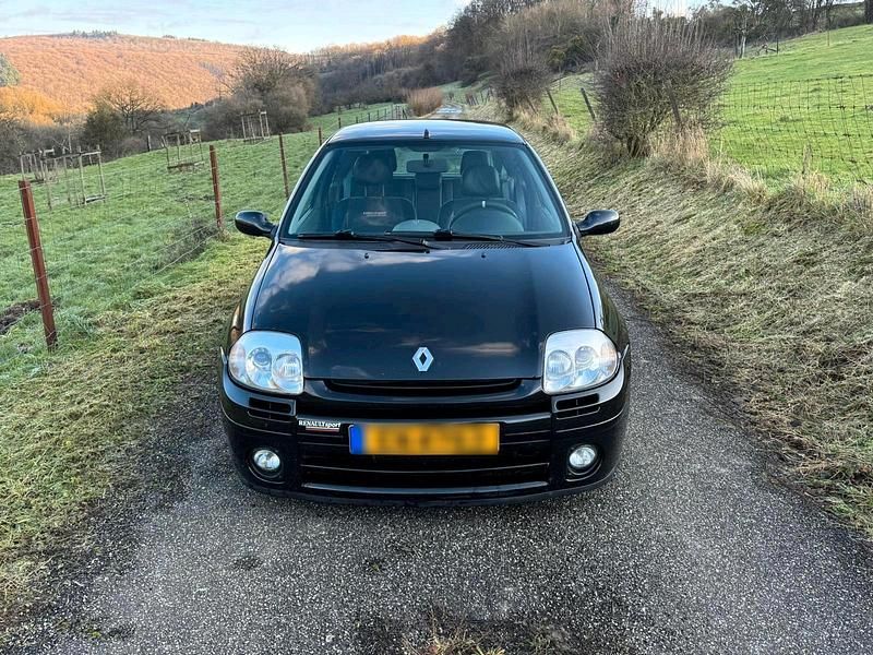 Gebraucht Renault Clio II 169 PS (124 kW) 2001 Schwarz Kleinwagen