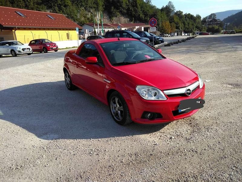 Rot Gebraucht 2008 Opel Tigra Cabrio | 1.000 € (Guter Preis) - Bild 1/4