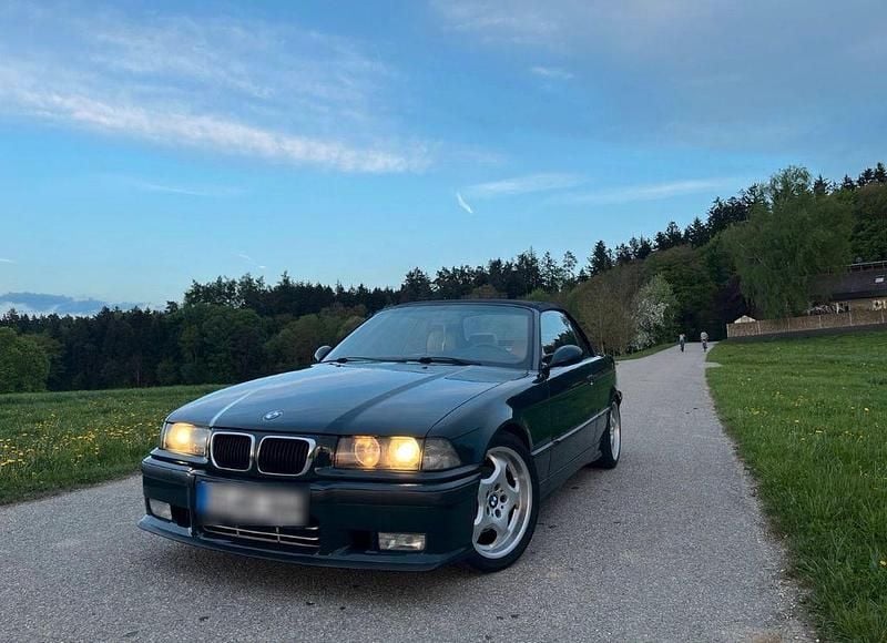 Grün Gebraucht 1994 BMW 325 Cabriolet Sport Line Cabrio | 8.650 € - Bild 1/4