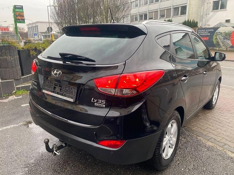 Gebraucht Hyundai ix35 Comfort 136 PS (100 kW) 2011 Schwarz SUV
