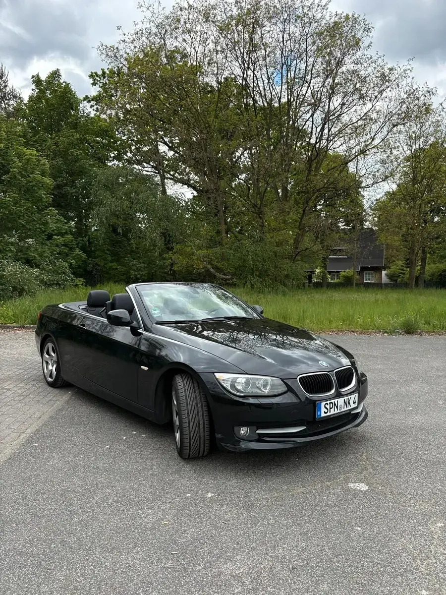 Gebraucht BMW 318 Cabriolet Exclusive 143 PS (105 kW) 2012 Schwarz Cabrio