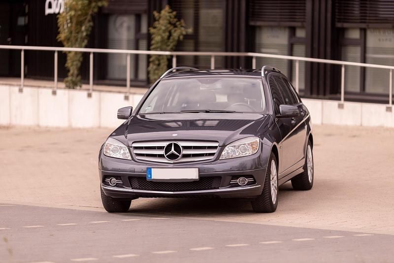 Schwarz Gebraucht 2009 Mercedes C180 Kombi | 6.300 € (Guter Preis) - Bild 1/4
