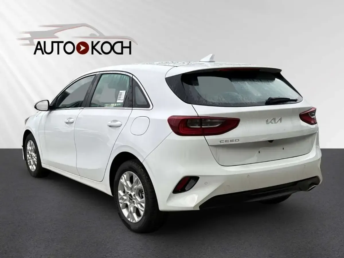 Occasion Kia Ceed 101 ch (74 kW) 2025 Blanc Citadine
