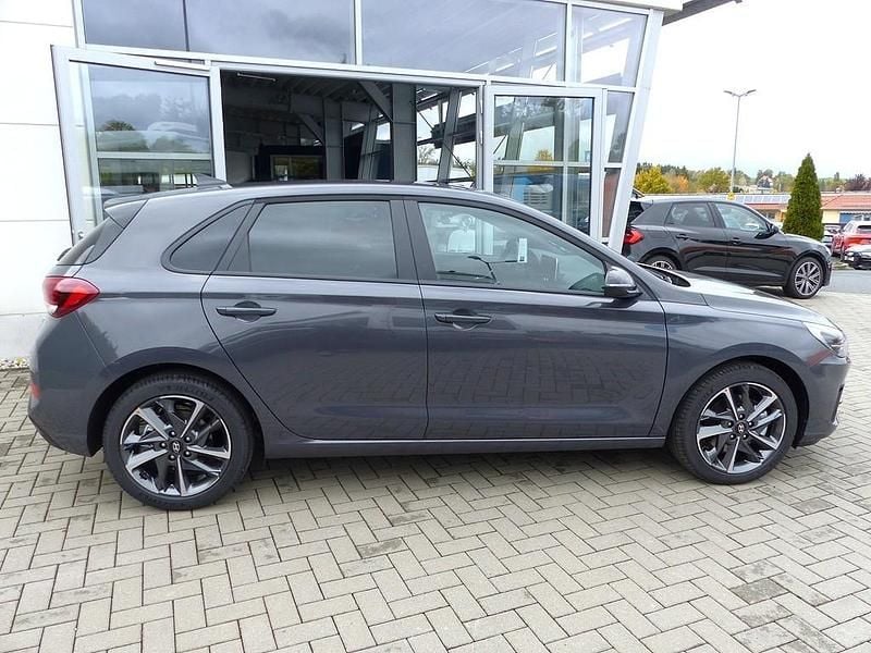 Gebraucht Hyundai i30 Advantage 101 PS (74 kW) 2025 Grau Limousine