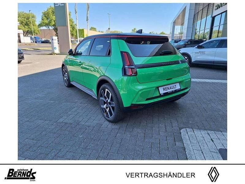 Neu Renault 5 E-Tech Urban 89 kW (122 PS) 2025 Grün Limousine