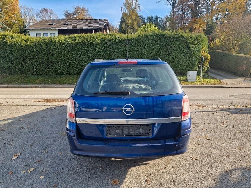 Gebraucht Opel Astra Edition 90 PS (66 kW) 2009 Blau Kombi