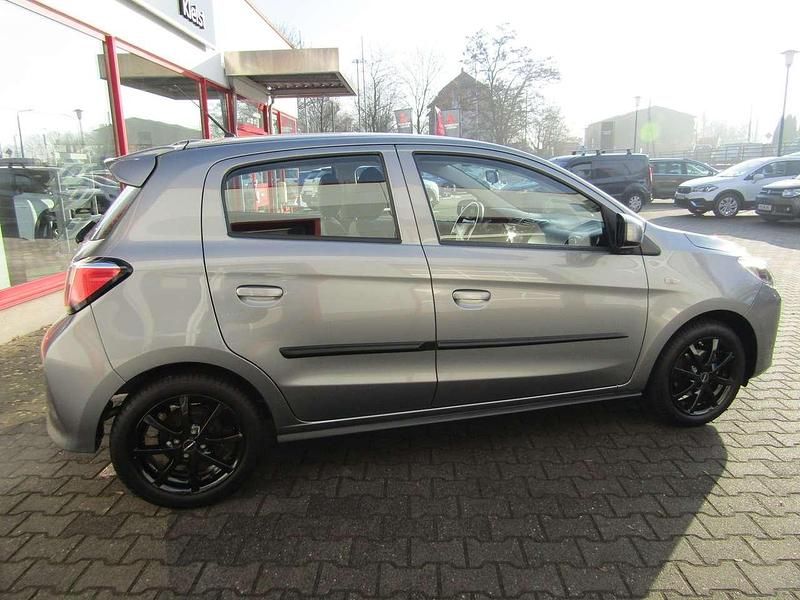 Gebraucht Mitsubishi Space Star Plus 71 PS (52 kW) 2022 Platinum grau Kleinwagen